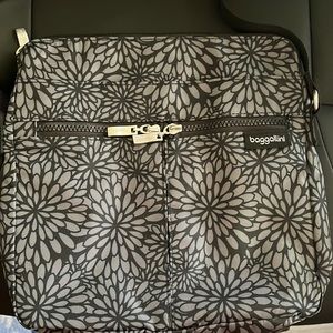 Crossbody bag great for travel